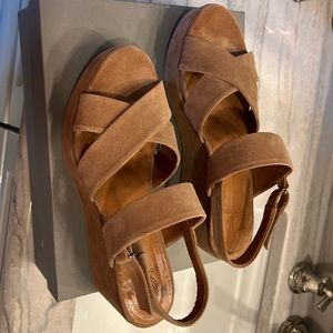 CoClico platform sandal Size 39.5 tobacco suede